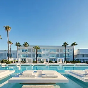 4* Resort So White