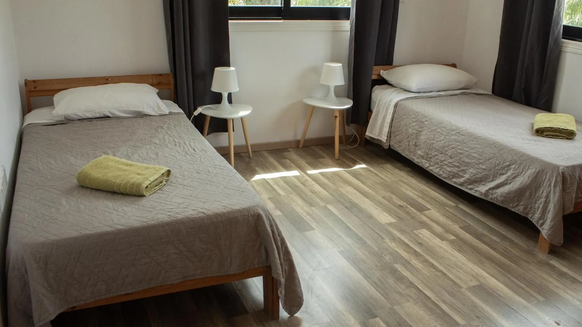 House Of Nissus Hostel Agia Napa Chipre